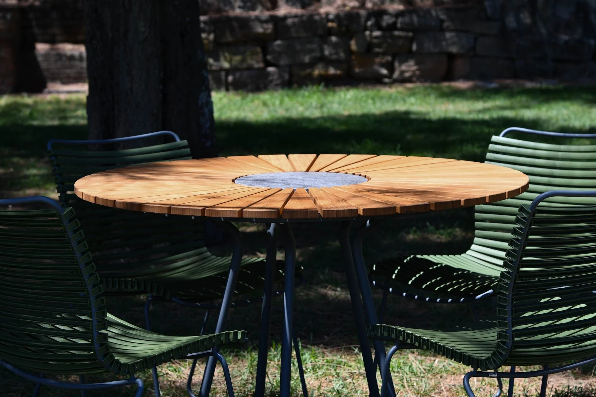 4 Seater Click & Circle Outdoor Dining Set in Olive - Image 7