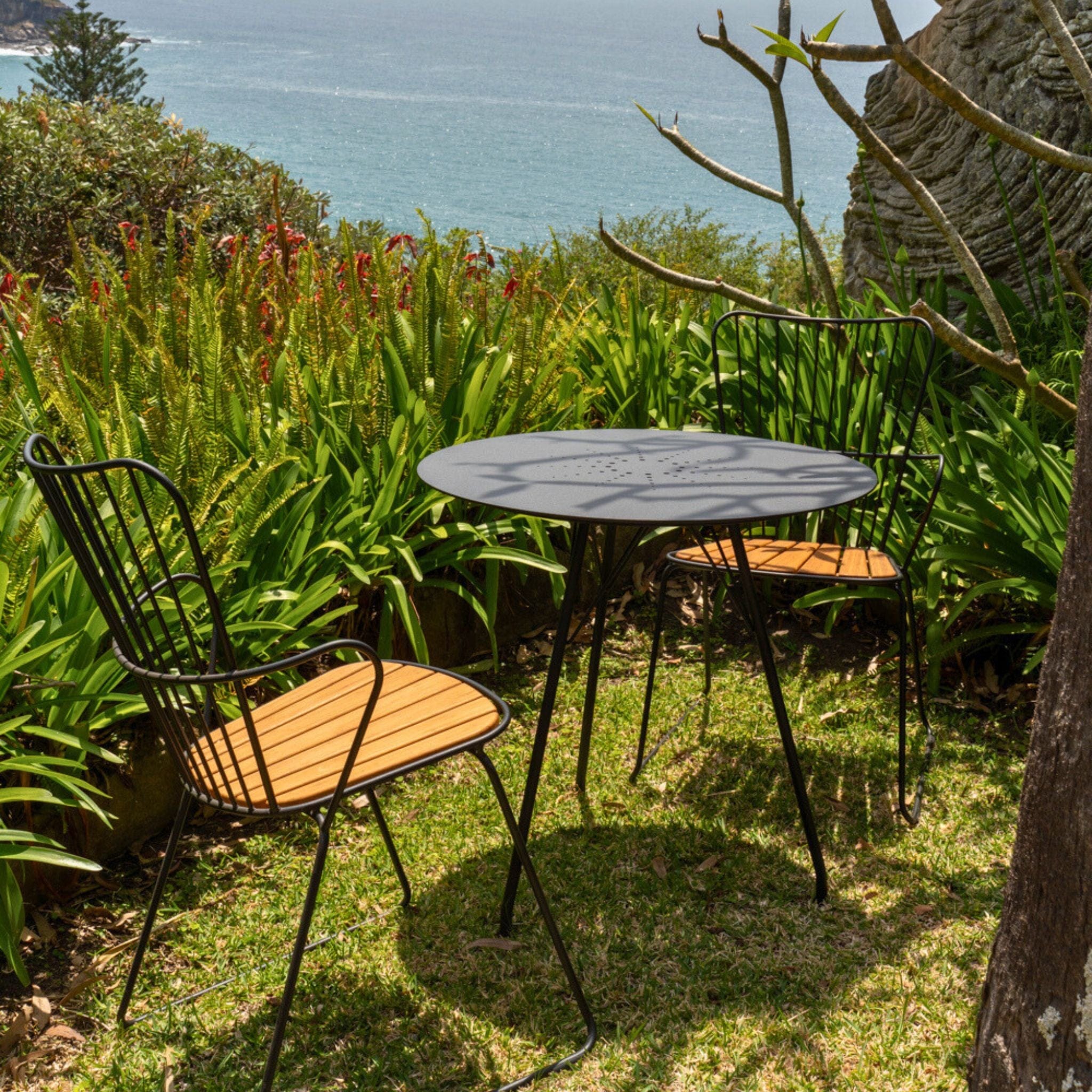 Circum Table - Aluminum | Black 74(CM) - Image 4