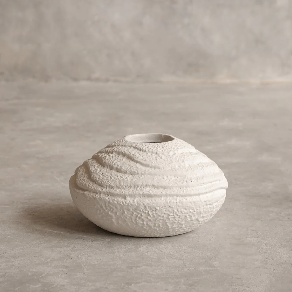 Cream Orpheus Vase - Image 2