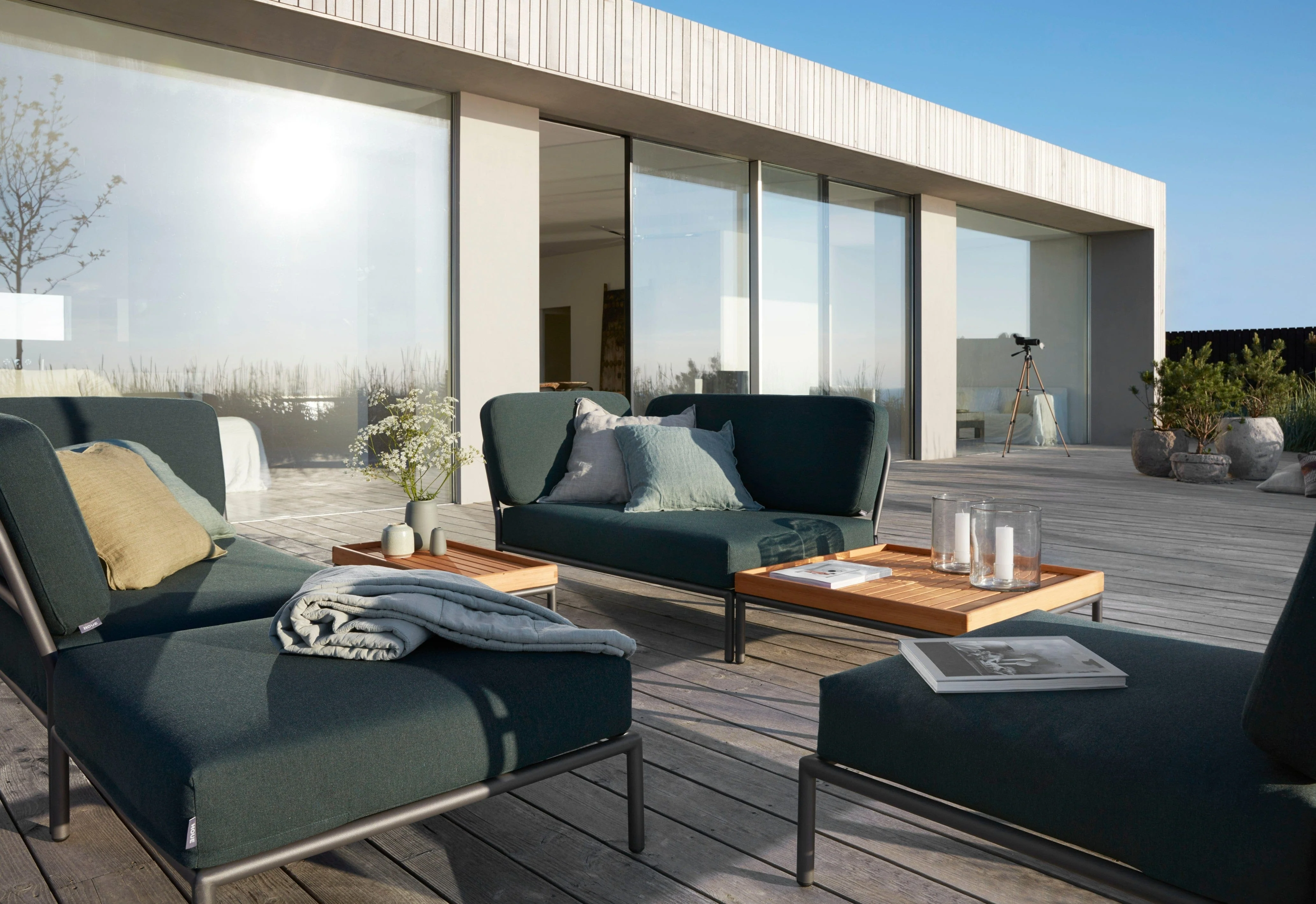 Level Lounge Sofa - Dark Grey Cushions - Image 3
