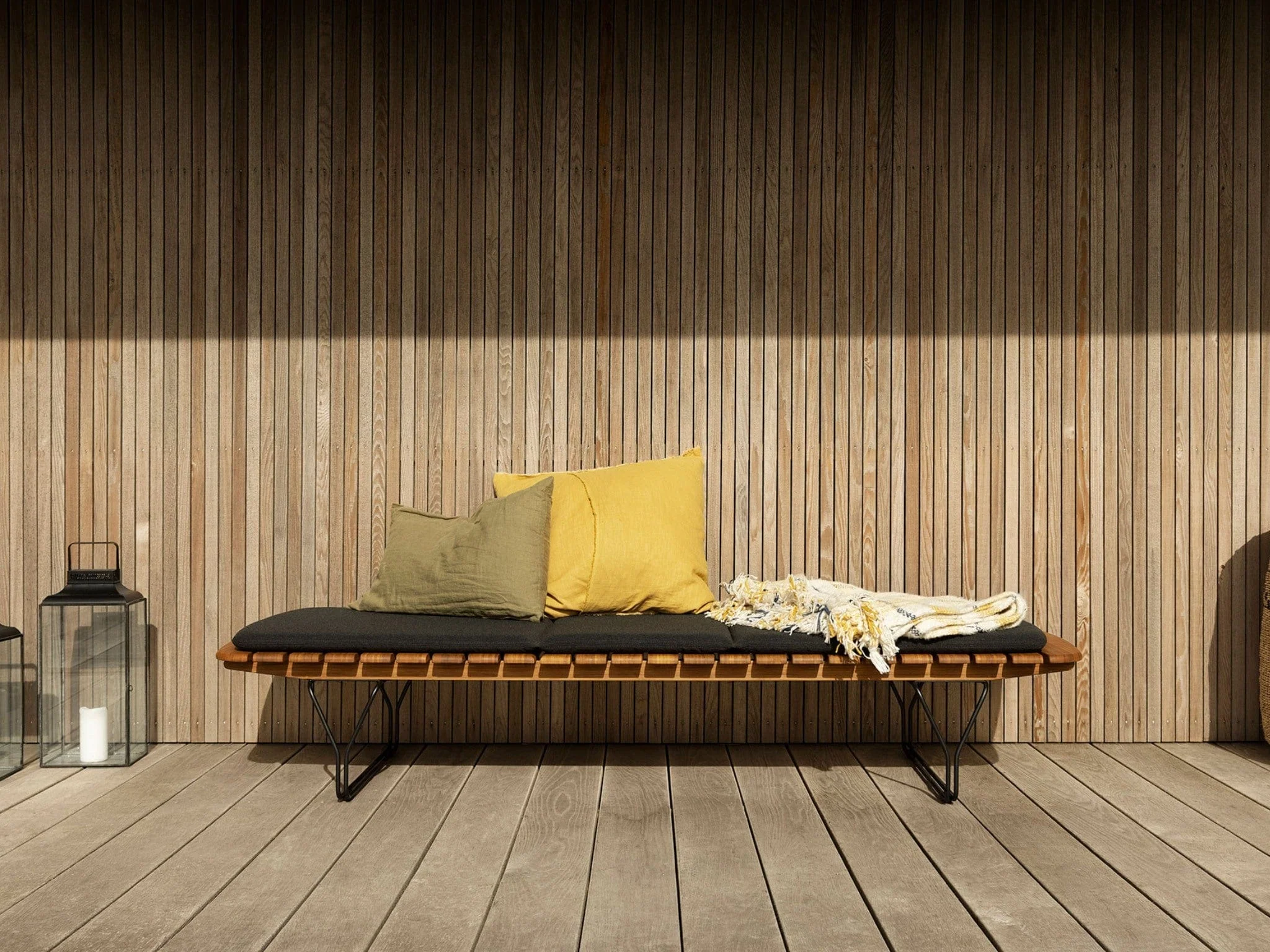 Molo Bamboo Sunlounger with Cushion - Char - Image 3