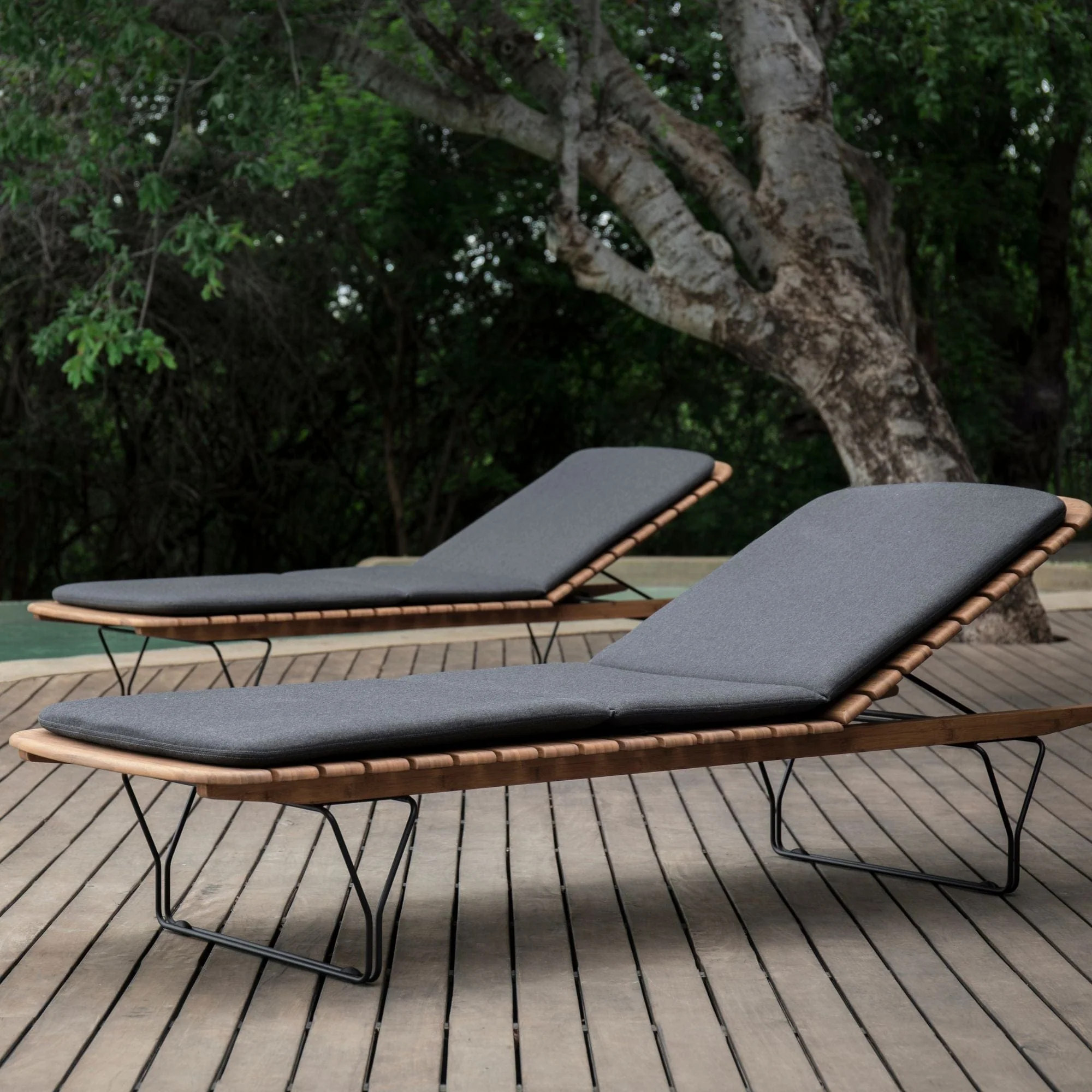 Molo Bamboo Sunlounger with Cushion - Grey - Image 4
